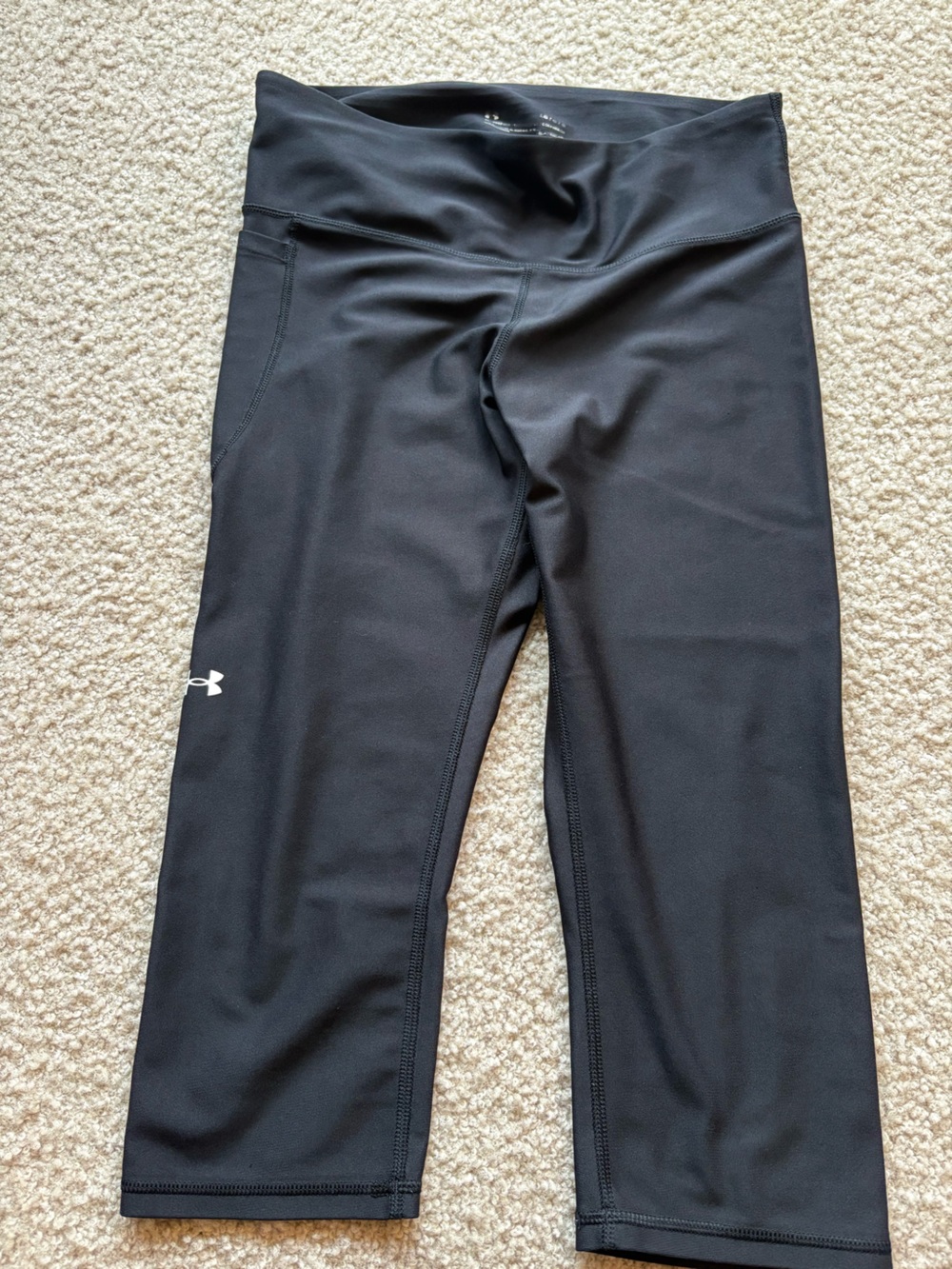 Women’s under armor size large athletic capri leggings